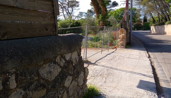Élargissement du trottoir devant la résidence ONLY  (début de la route du Tholonet)